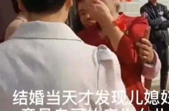 惊闻噩耗！女子体重逾百半压死养子，悲剧背后隐藏了什么？深度解读背后的真相与疑点。