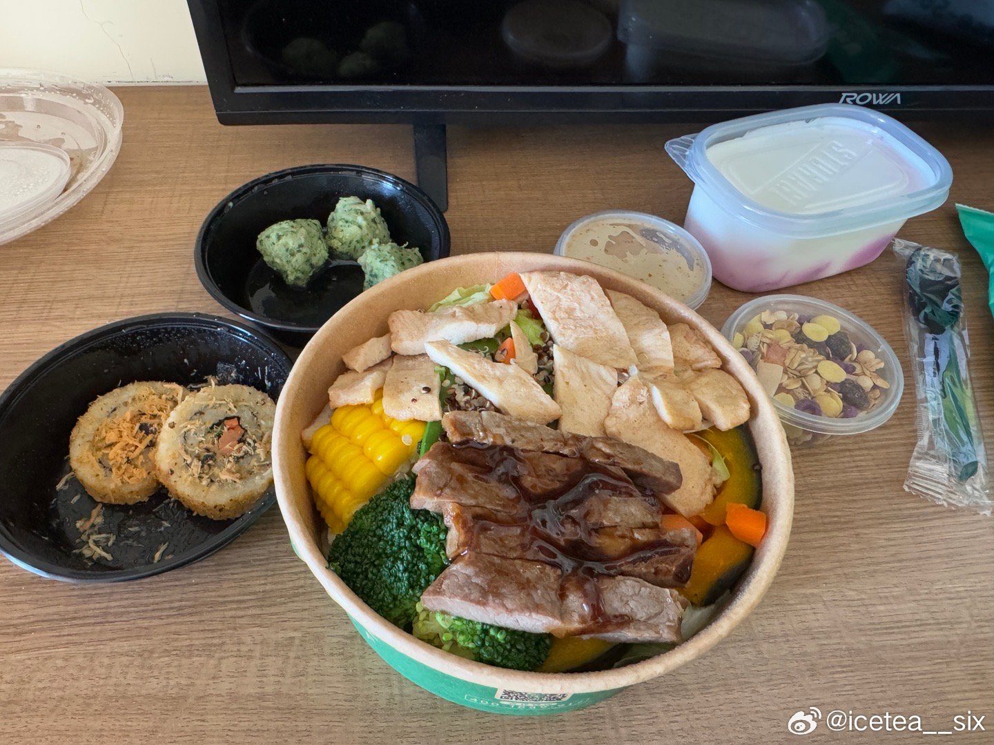 国家版减肥餐风靡高校，一、复刻风潮来袭！掀起健康饮食革命新篇章悬念揭晓在即。