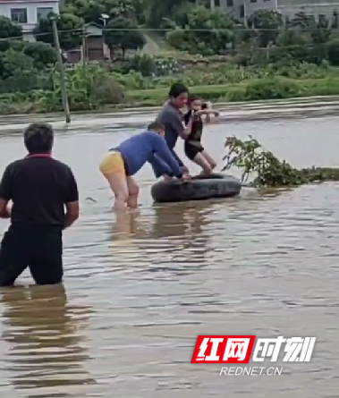 女童黄河遇险命悬一线 众人携手演绎生死营救奇迹！澳门深度关注背后的故事。